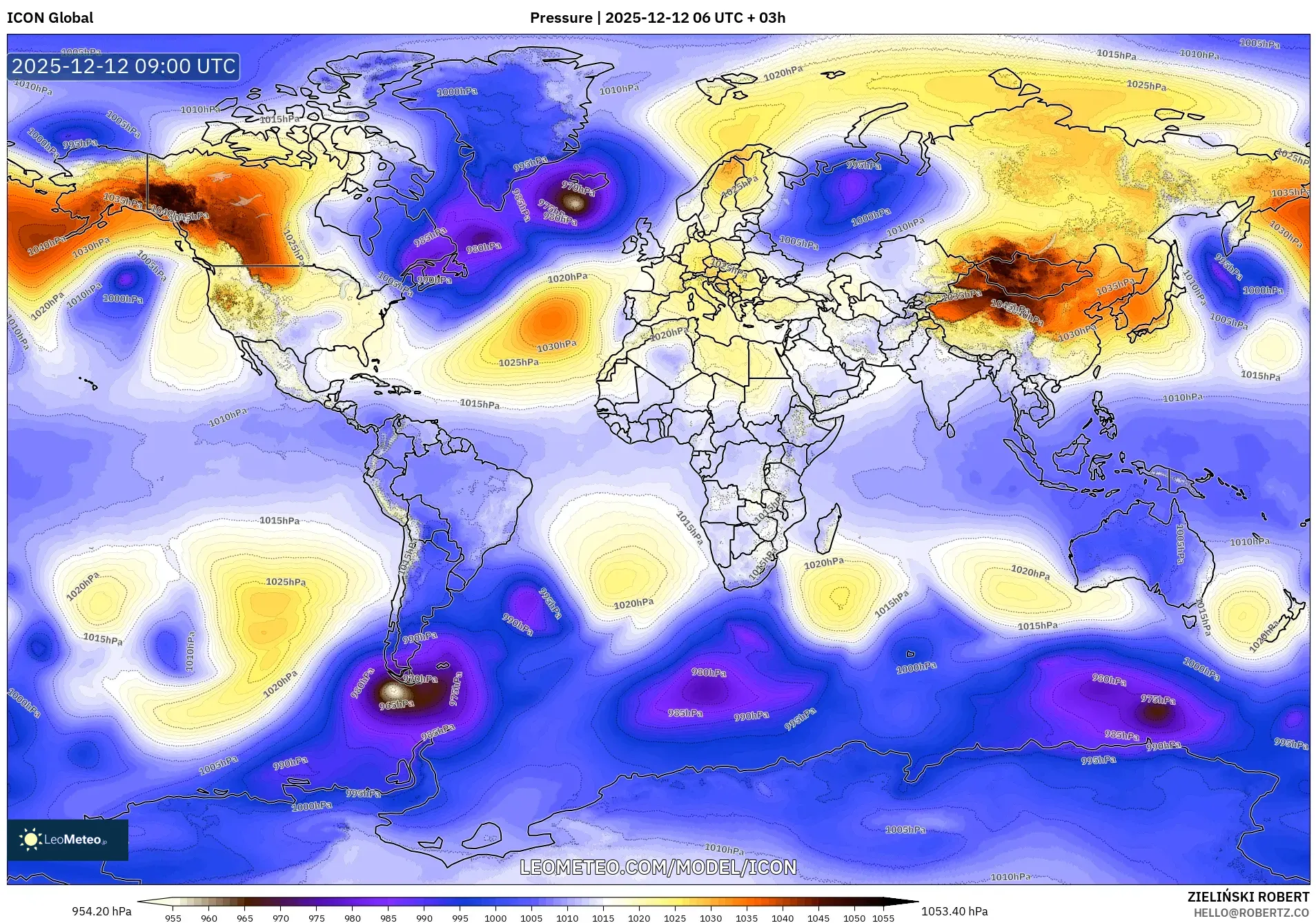 ICON model - Dunia, Tekanan